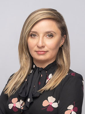 Alena Thouin